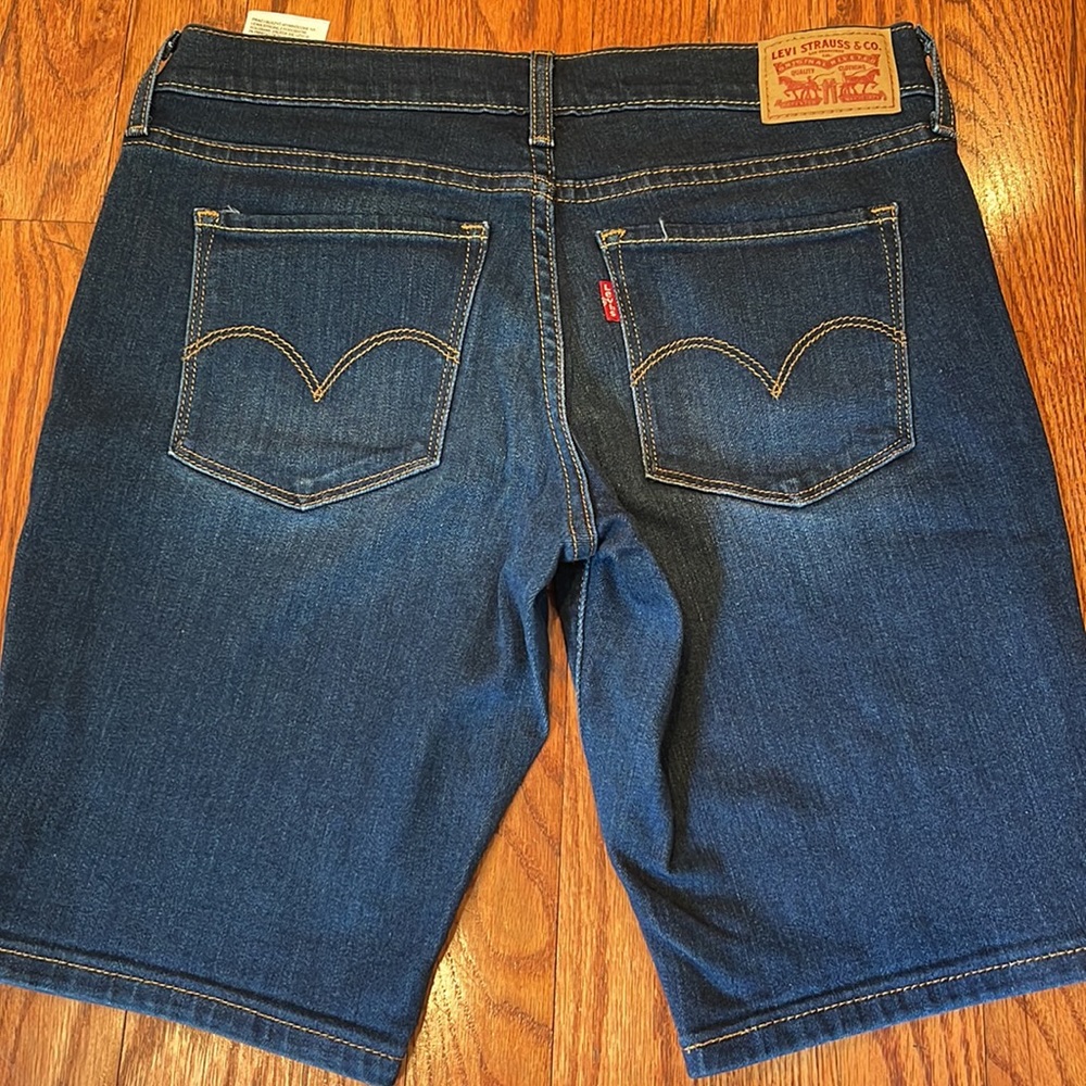 HOST PICK ⭐️ Like New Condition Levi’s Denim Shorts Size 26 - Picture 7 of 8